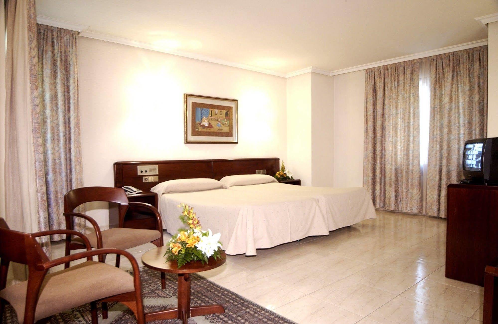 Yomo Imperial Hotel Sant Julià de Lòria Quarto foto